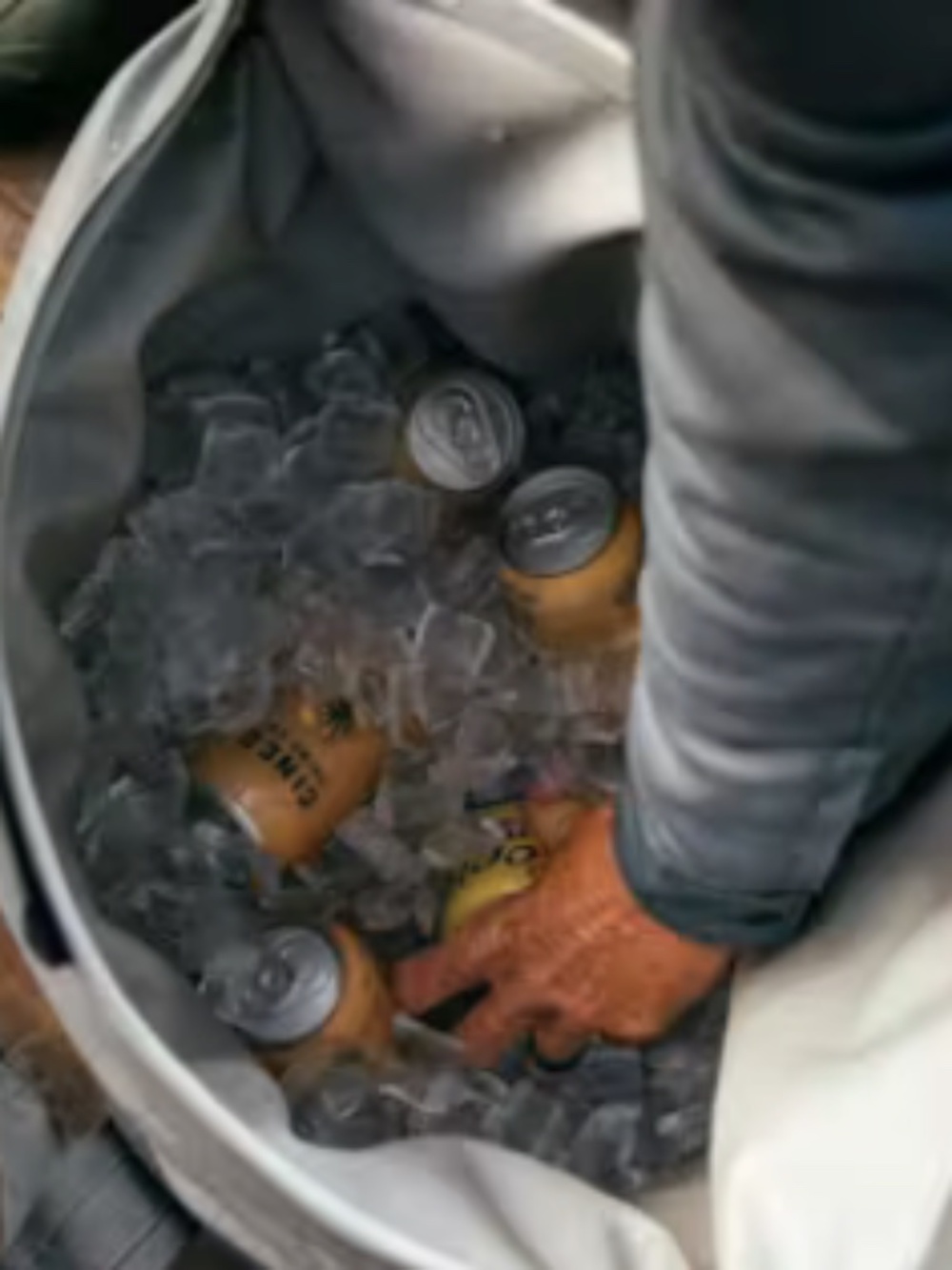 YETI® HOPPER 30 SHOULDER CARRY SOFT COOLER - Picture 12 of 14